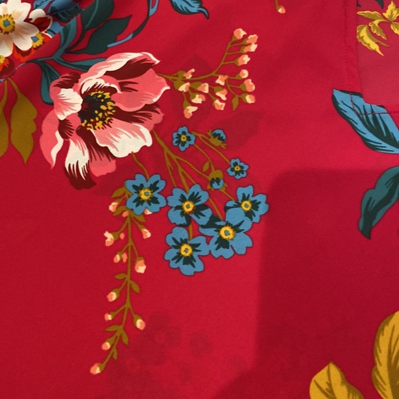Loft magenta floral top. Like new. Size small. - Picture 2 of 6